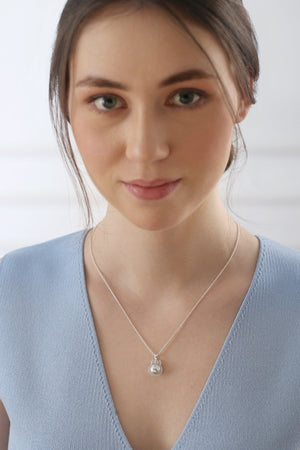 Carraig Donn Silver Plated Pearl Pendant with Clear Stones