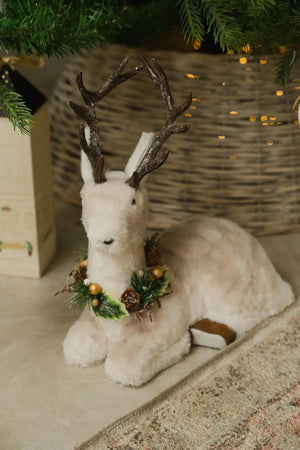 Carraig Donn Sitting Christmas Deer