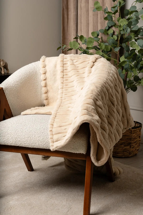Carraig Donn Soft Beige Textured Throw