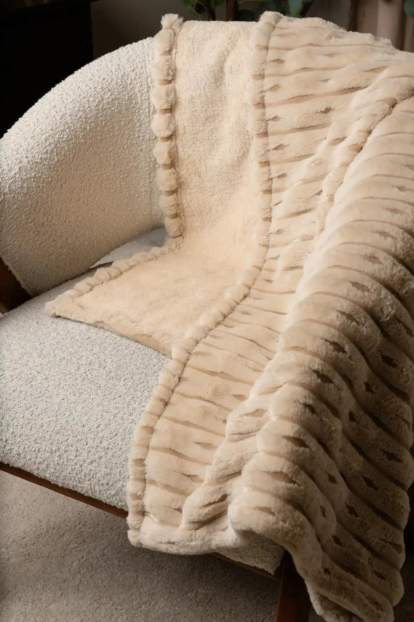 Carraig Donn Soft Beige Textured Throw