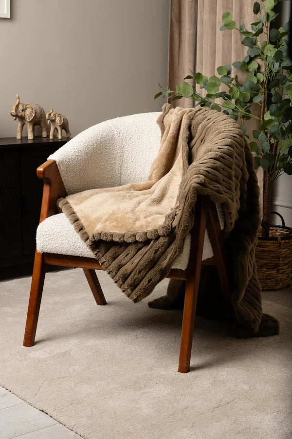 Carraig Donn Soft Green Textured Throw