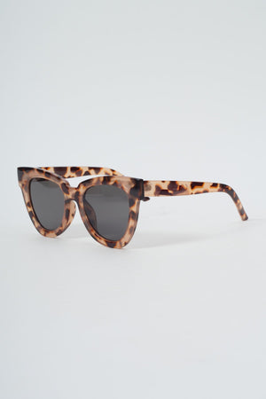 Carraig Donn Statement Tortoise Shell Cateye Sunglasses