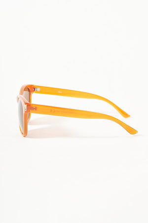 Carraig Donn Tan Brown Classic Frame Sunglasses