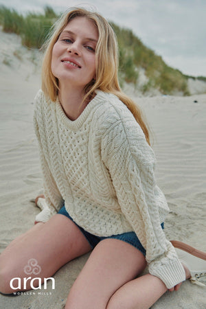 Carraig Donn Traditional Unisex Aran Sweater in Cream