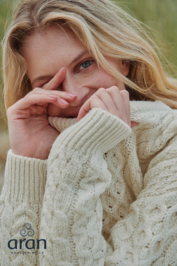 Carraig Donn Traditional Unisex Aran Sweater in Cream