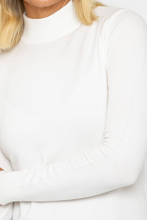 Carraig Donn Turtleneck Knit in White