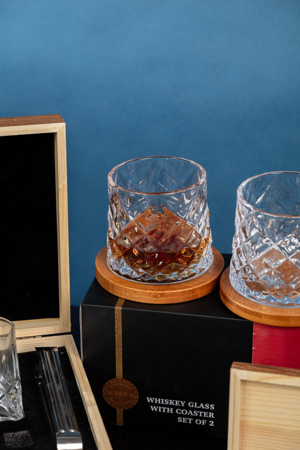 Carraig Donn Whiskey Glasses And Stone Set