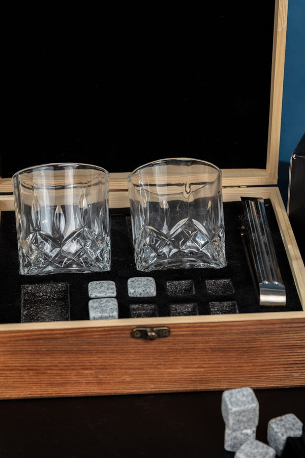 Carraig Donn Whiskey Glasses And Stone Set