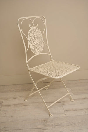 Carraig Donn White Bistro Table Set