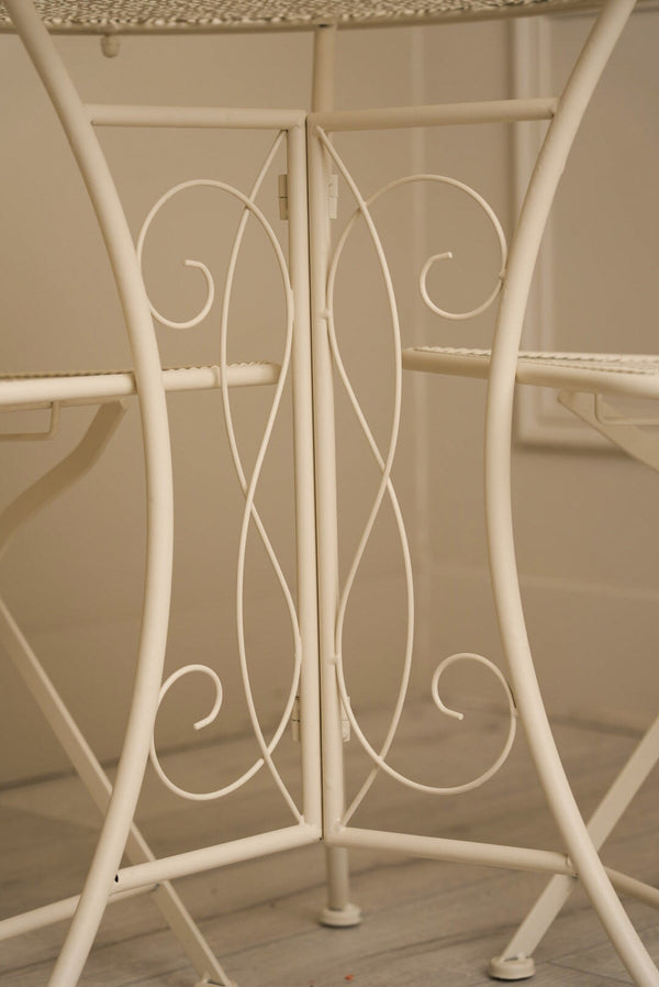 Carraig Donn White Bistro Table Set