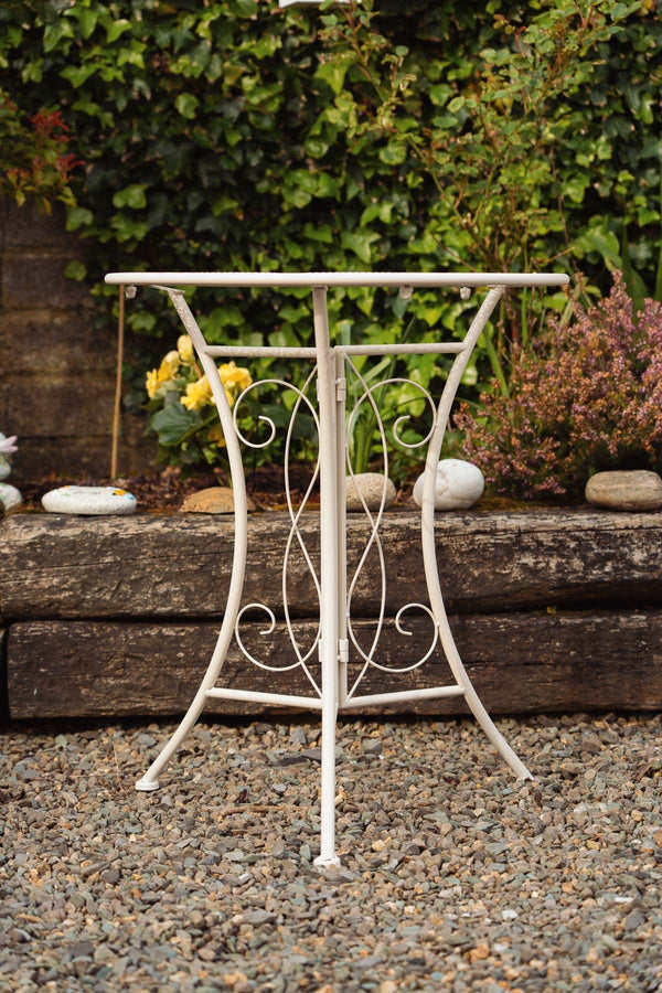 Carraig Donn White Bistro Table Set
