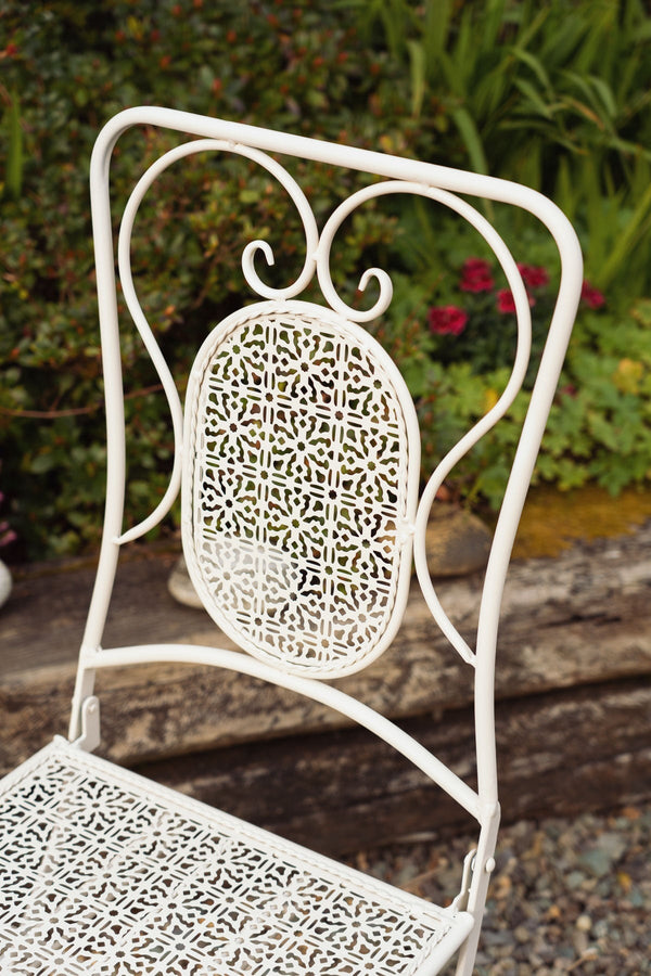 Carraig Donn White Bistro Table Set