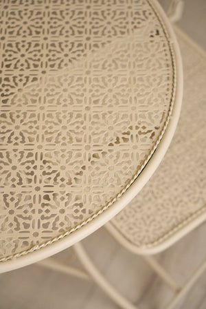 Carraig Donn White Bistro Table Set