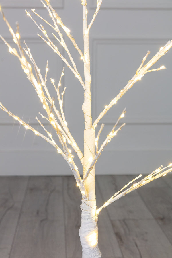 Carraig Donn White Christmas Tree With 200 LED Lights