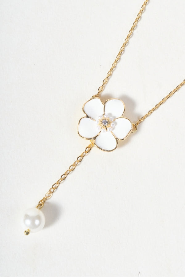 Carraig Donn White Daisy Link Necklace