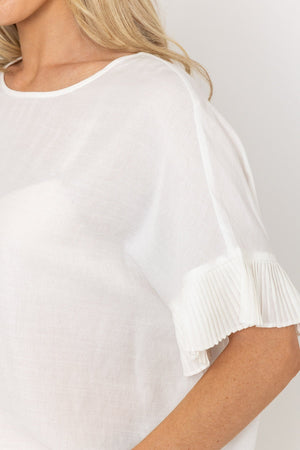 Carraig Donn White Loose Fit Top with Ruffle Sleeves