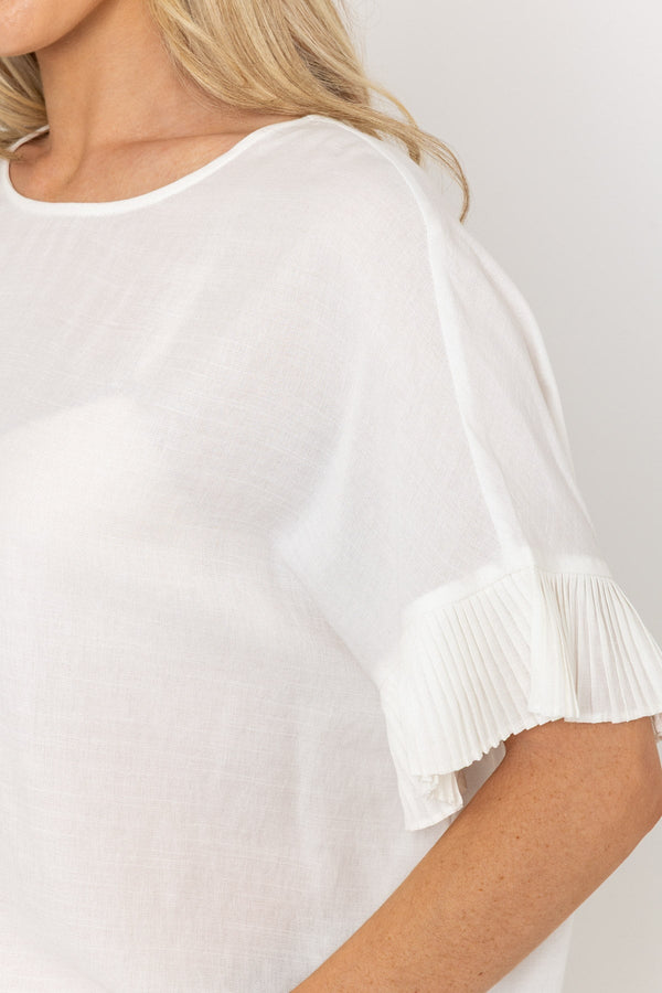 Carraig Donn White Loose Fit Top with Ruffle Sleeves