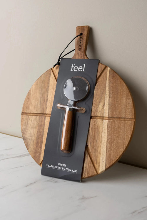 Carraig Donn Wooden Pizza Board & Cutter