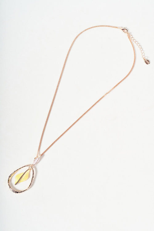 Carraig Donn Yellow Twist Gold Pendant Necklace