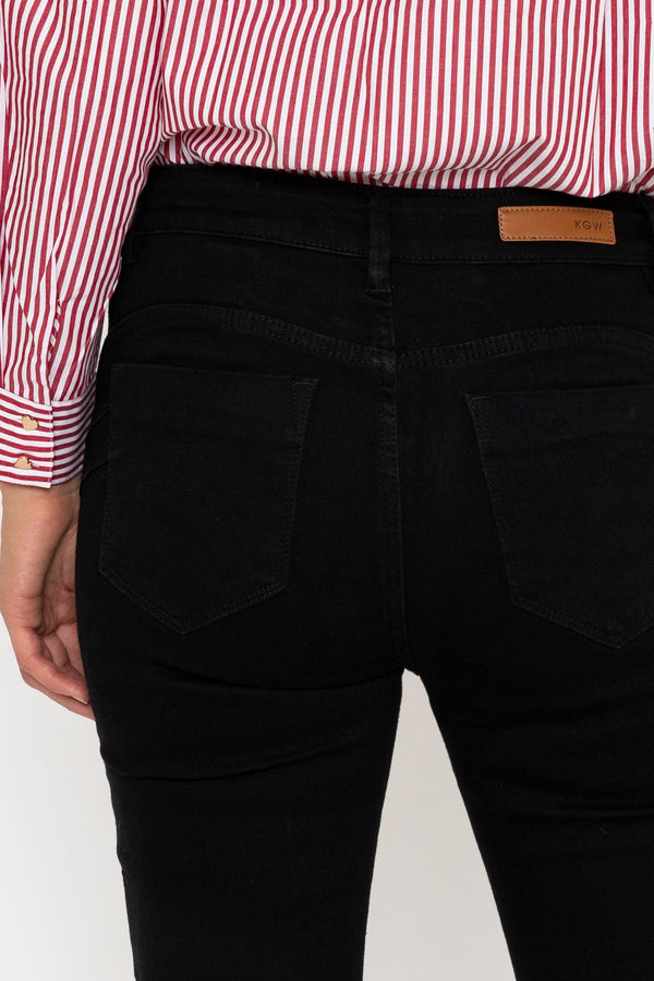 Carraig Donn Chloe Black Straight Leg Shaping Push Up Jeans