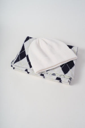 Carraig Donn Cream & Black Argyle Print Knitted Hat & Scarf Gift Set