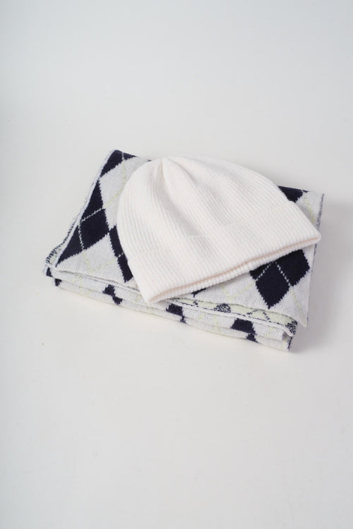 Carraig Donn Cream & Black Argyle Print Knitted Hat & Scarf Gift Set