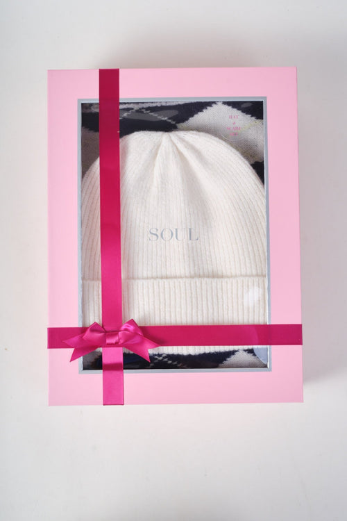 Cream & Black Argyle Print Knitted Hat & Scarf Gift Set