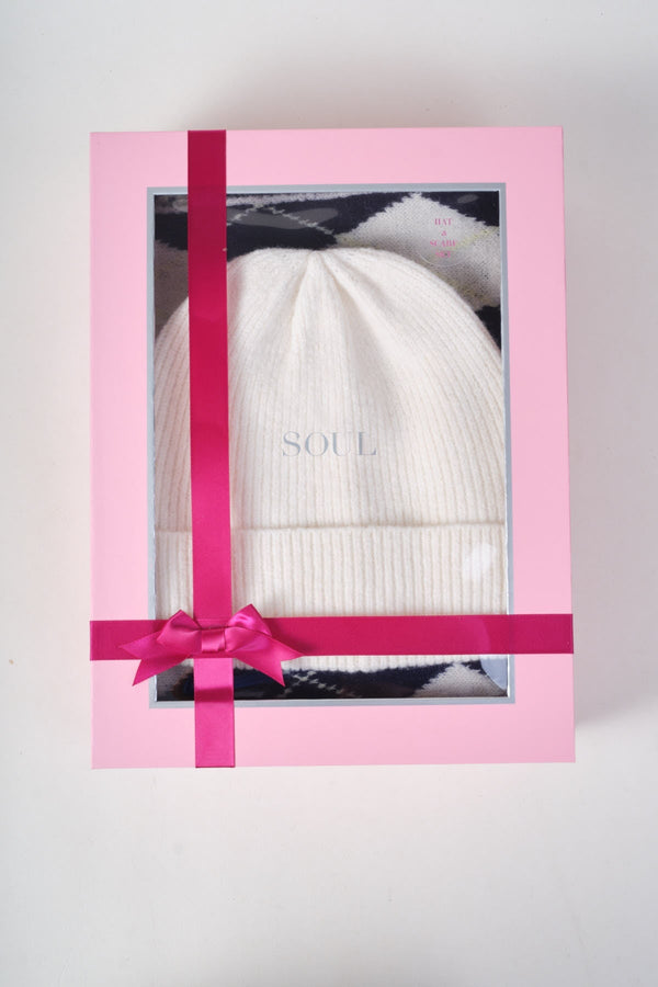 Carraig Donn Cream & Black Argyle Print Knitted Hat & Scarf Gift Set