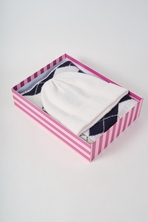Carraig Donn Cream & Black Argyle Print Knitted Hat & Scarf Gift Set
