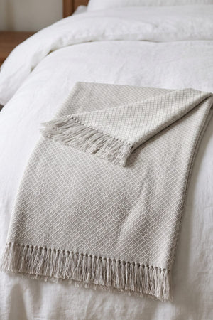 Carraig Donn Cream Micro Twill Blanket With Fringes