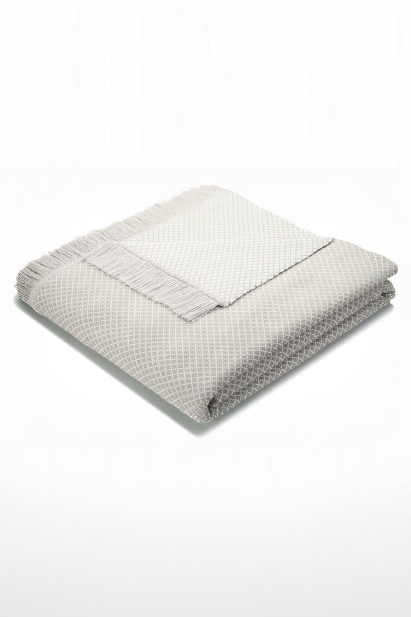 Carraig Donn Cream Micro Twill Blanket With Fringes