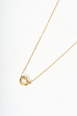 Carraig Donn Gold Twist Knot Pendant Necklace
