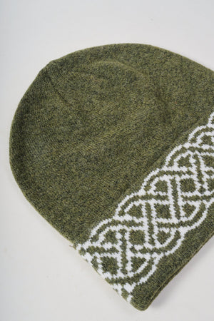 Carraig Donn Green & Cream Knit Celtic Knot Design Hat