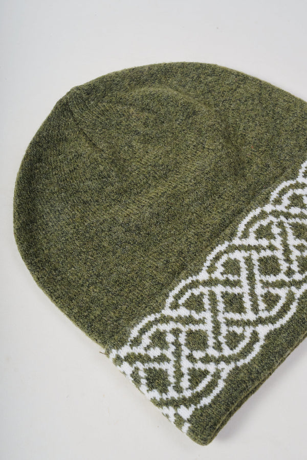 Carraig Donn Green & Cream Knit Celtic Knot Design Hat
