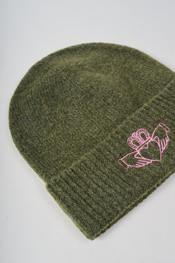 Carraig Donn Green Knit Pink Embroidered Claddagh Design Hat