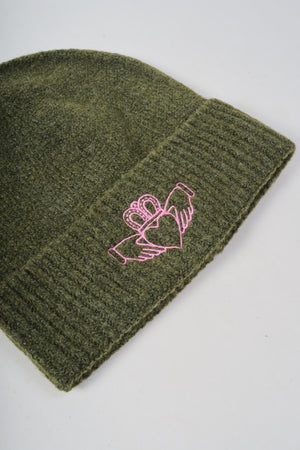 Carraig Donn Green Knit Pink Embroidered Claddagh Design Hat