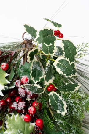 Carraig Donn Holly Swag