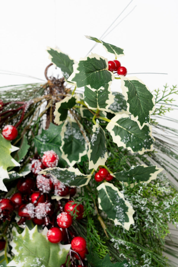 Carraig Donn Holly Swag