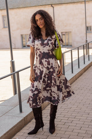 Carraig Donn Jade Animal Print A-Line Short Sleeve Midi Dress