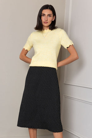 Carraig Donn Lemon Knit Scalloped Edge Short Sleeve Jumper