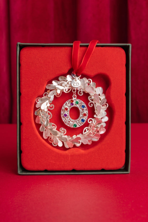 Carraig Donn Letter O Metal Wreath With Red Ribbon Christmas Tree Decoration