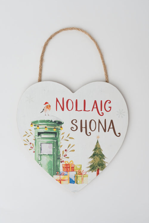 Nollaig Shona Heart Shaped Christmas Plaque Decoration