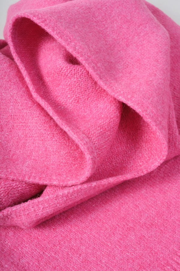 Carraig Donn Pink Knit White Embroidered Claddagh Design Scarf