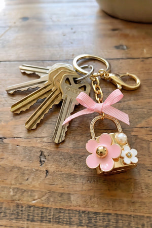 Carraig Donn Pink Lock Shaped Keyring