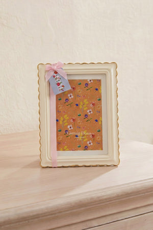 Carraig Donn Pink Ribbon 4x6 Photo Frame with Gold Detailing