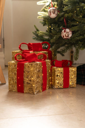 Carraig Donn Set Of 3 Red Bow LED Gift Boxes