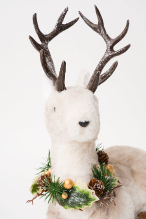 Carraig Donn Sitting Christmas Deer Decoration