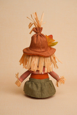 Carraig Donn Sitting Scarecrow Halloween Decoration