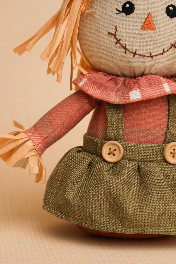Carraig Donn Sitting Scarecrow Halloween Decoration