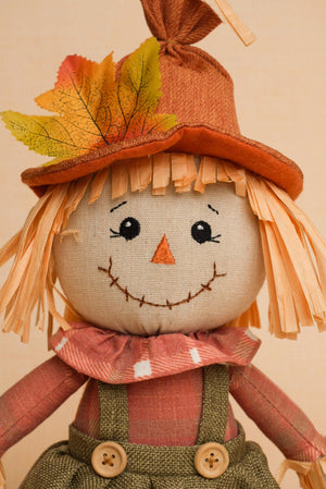 Carraig Donn Sitting Scarecrow Halloween Decoration